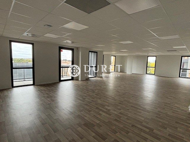 Louer Bureau Bureau, La Roche-sur-Yon 350 m2 - LP1739-DURET