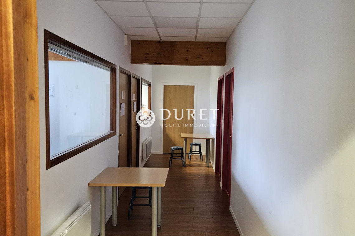 Louer Bureau Bureau, La Roche-sur-Yon 192 m2 - LP2486-DURET