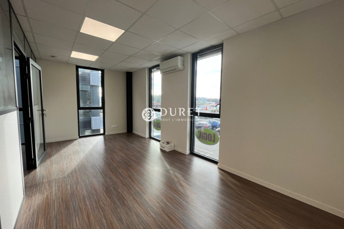Louer Bureau Bureau, CHALLANS 108 m2 - LP2307-DURET