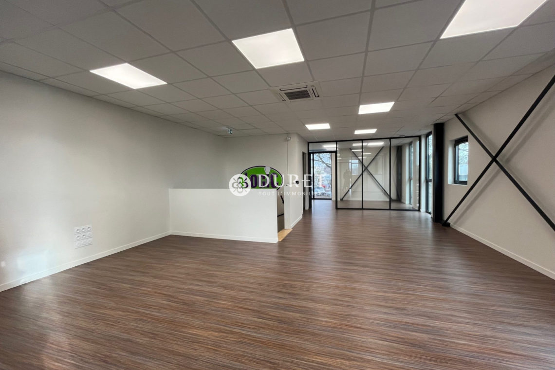 Louer Bureau Bureau, CHALLANS 108 m2 - LP2307-DURET
