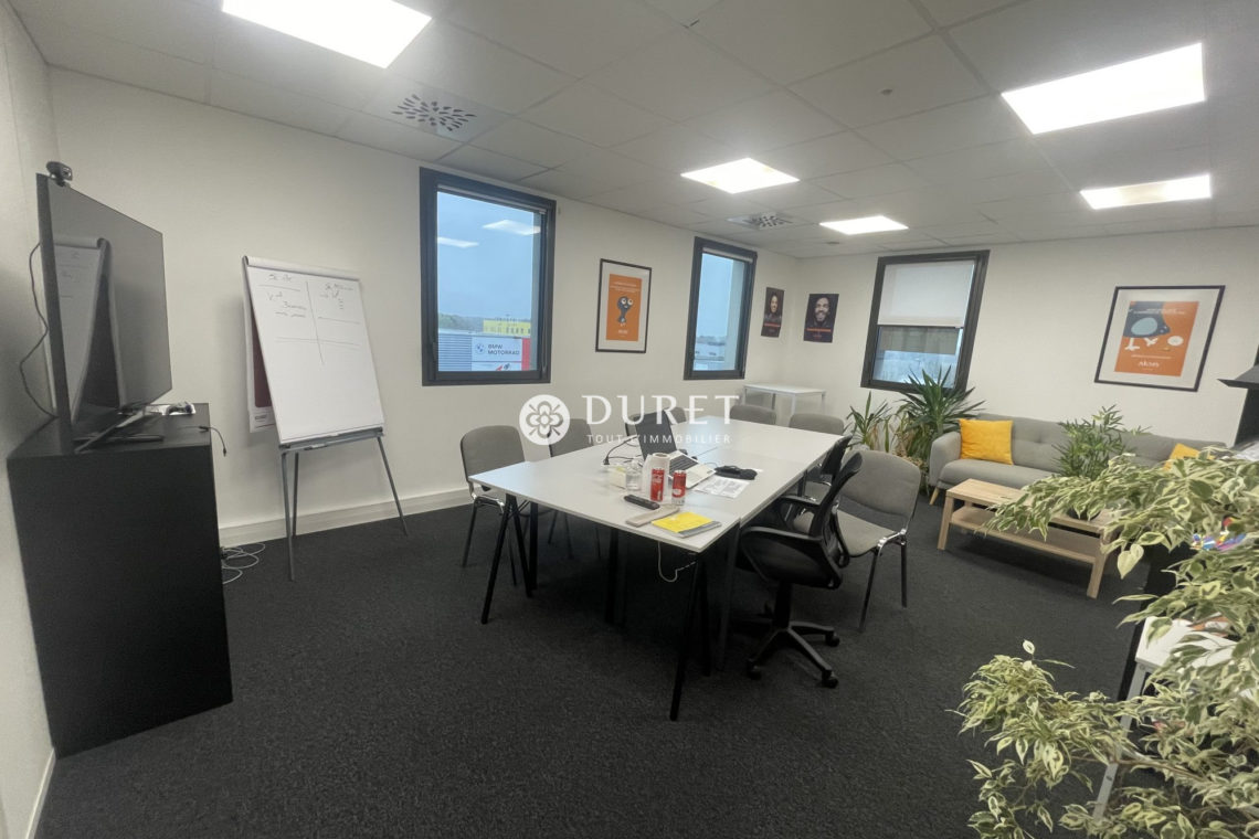 Louer Bureau Bureau, La Roche-sur-Yon 90 m2 - LP2576-DURET