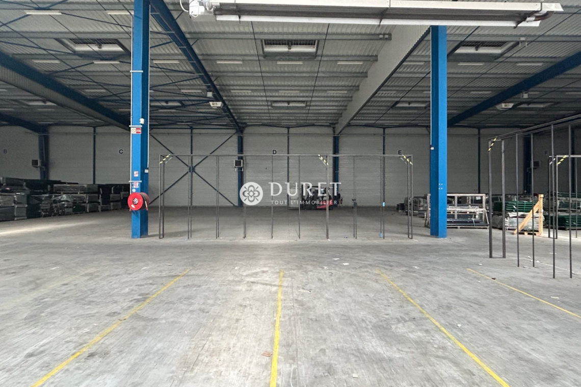 Louer Local professionnel Local professionnel, Mortagne-sur-Sèvre 4630 m2 - LP2683-DURET