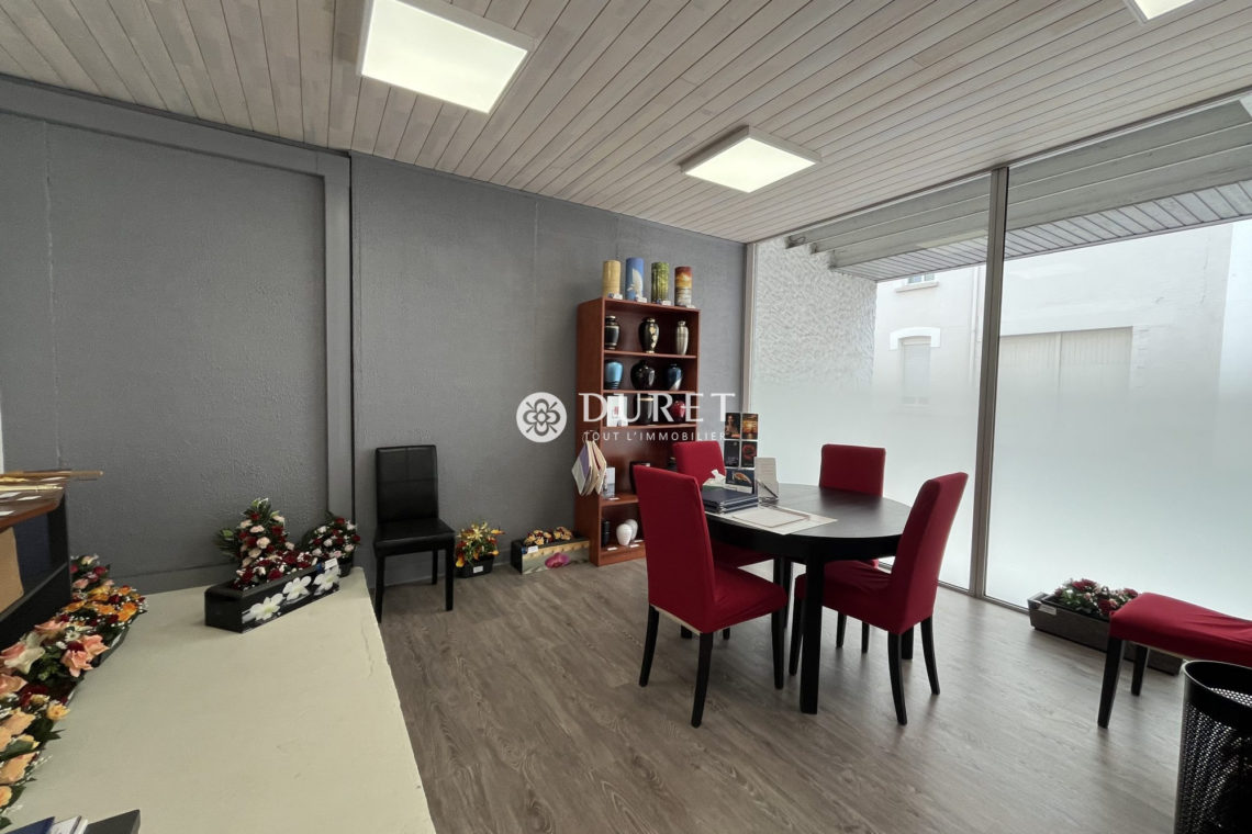 Louer Local commercial Local commercial, Challans 138 m2 - LP2717-DURET