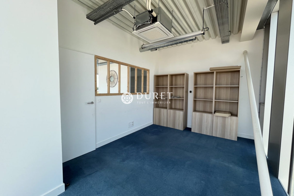 Louer Bureau Bureau, Challans 80 m2 - LP2277-DURET