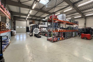 Local industriel, La Roche-sur-Yon 400 m2