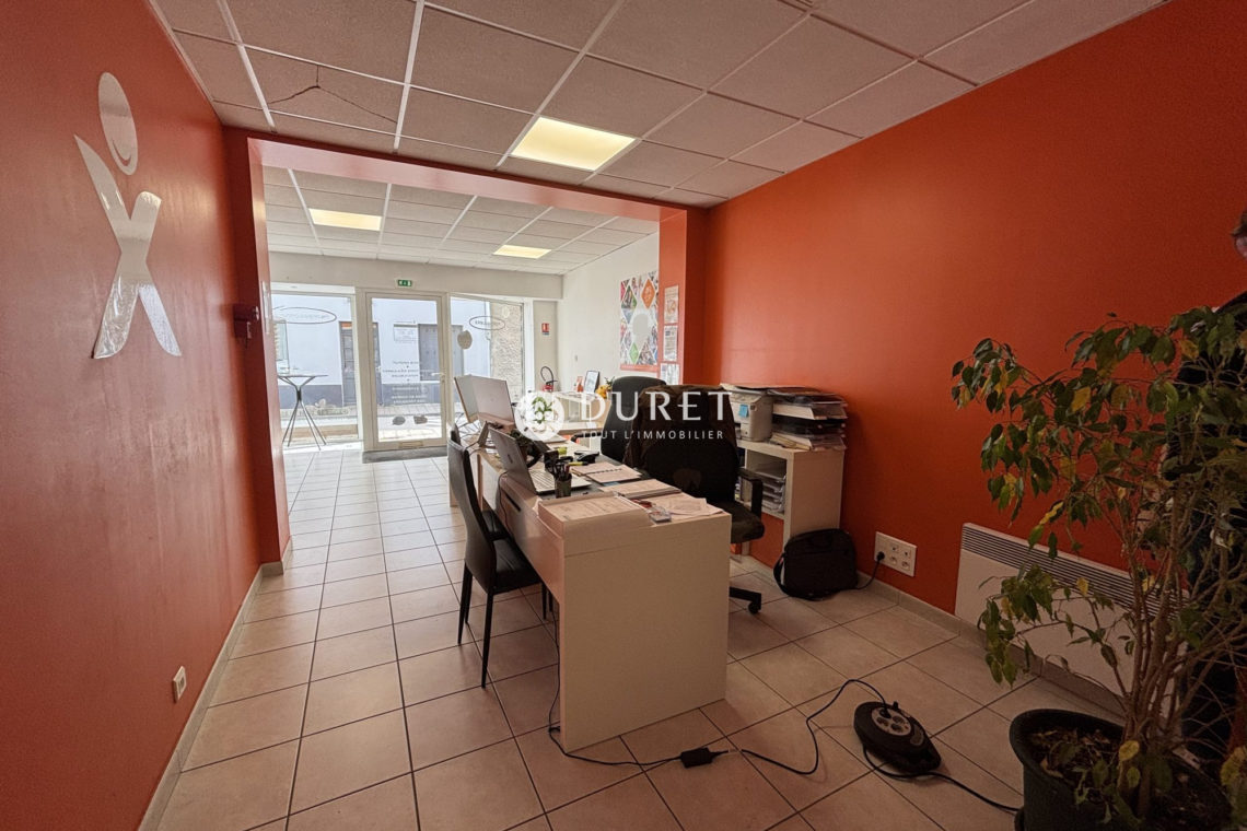 Louer Local commercial Local commercial, Challans 90 m2 - LP2770-DURET