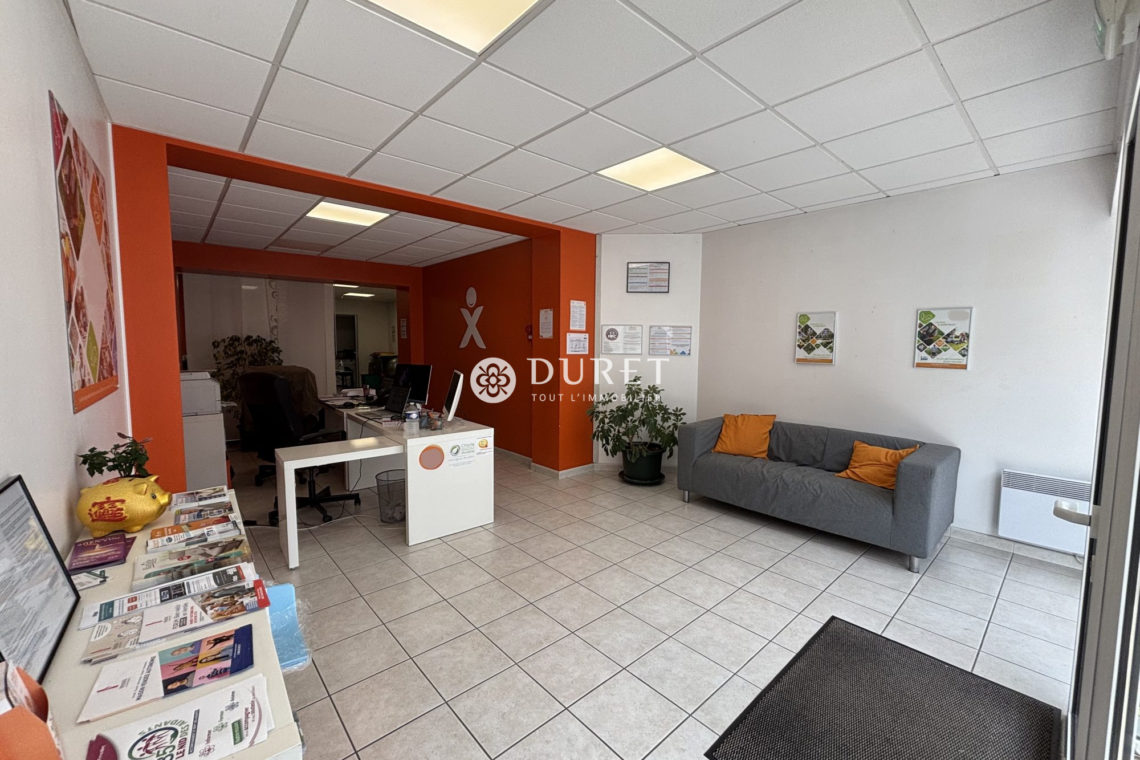 Louer Local commercial Local commercial, Challans 90 m2 - LP2770-DURET