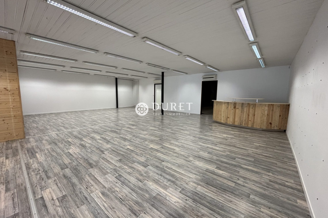 Louer Local commercial Local commercial, Aizenay 440 m2 - LP2804-DURET