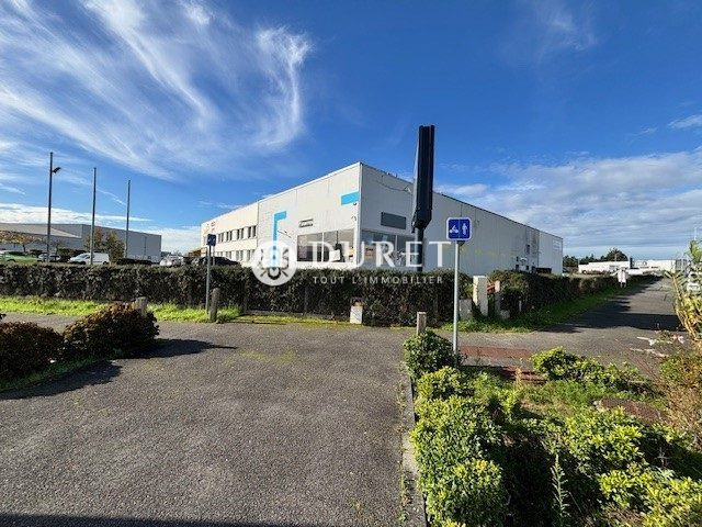 Louer Local commercial Local commercial, La Roche-sur-Yon 702 m2 - LP2874-DURET