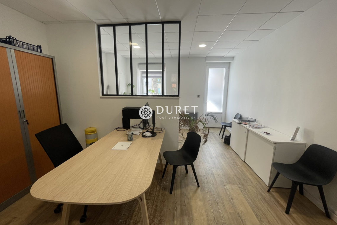 Louer Bureau Bureau, La Roche-sur-Yon 35 m2 - LP2202-DURET