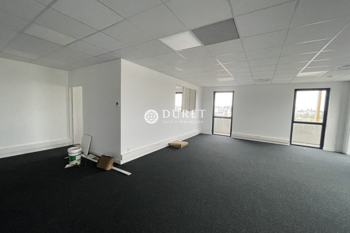 Louer Bureau Bureau, La Roche-sur-Yon 90 m2 - LP2365-DURET