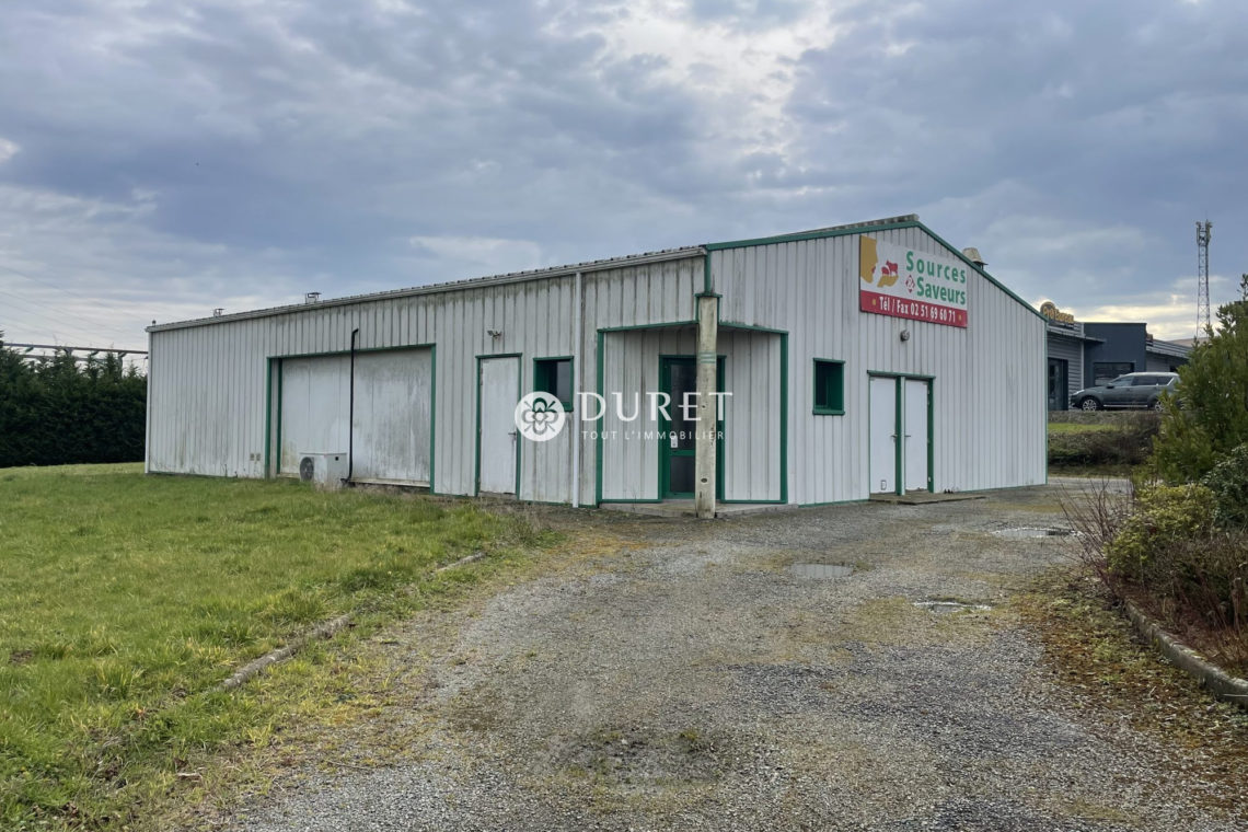 Louer Local professionnel Local professionnel, La Châtaigneraie 205 m2 - LP2550-DURET