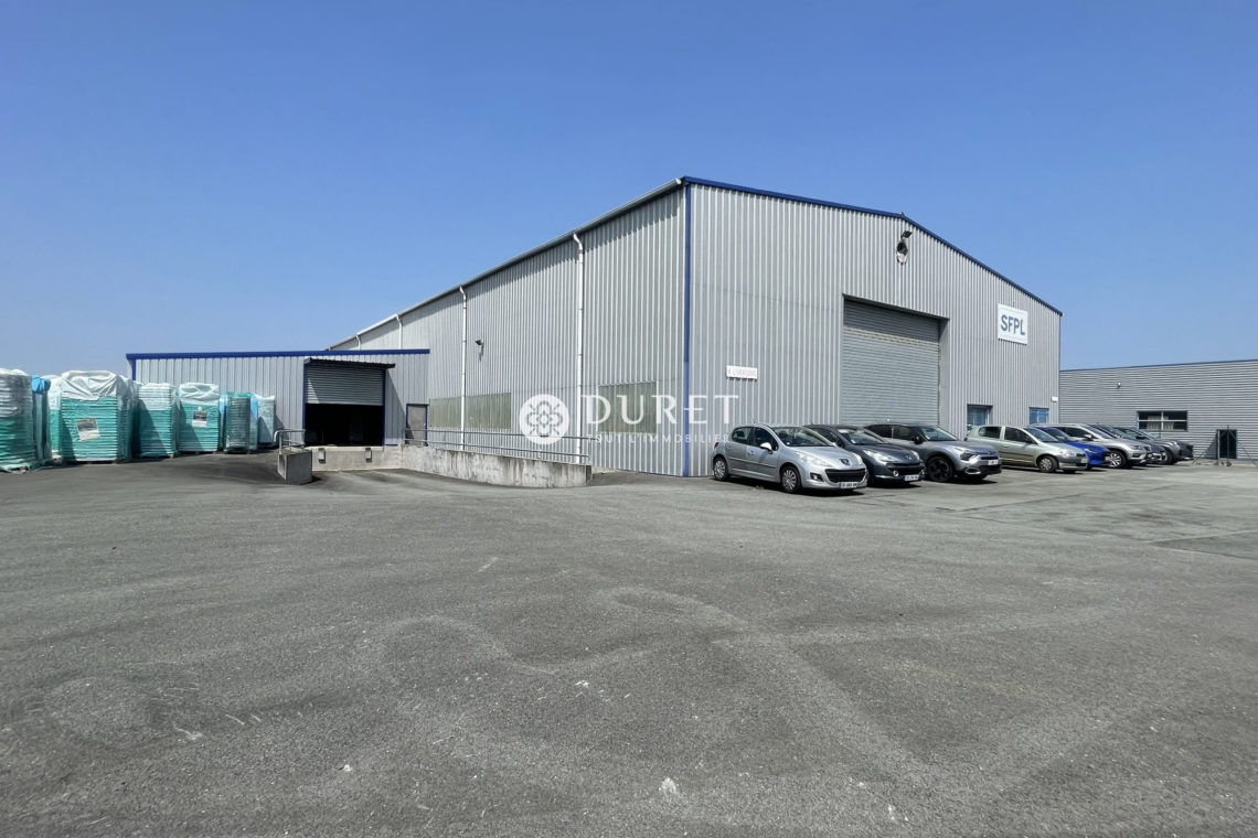 Louer Local industriel Local industriel, Fontenay-le-Comte 2640 m2 - LP2695-DURET