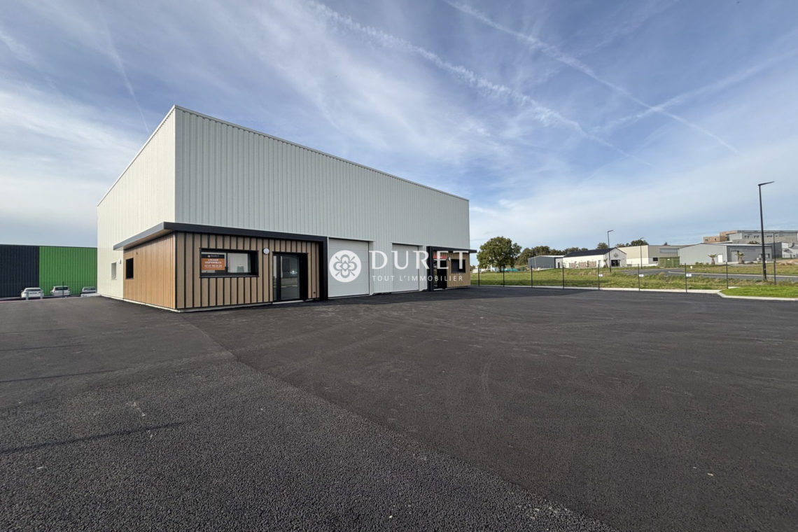 Louer Local professionnel Local professionnel, Aizenay 350 m2 - LP2591-DURET