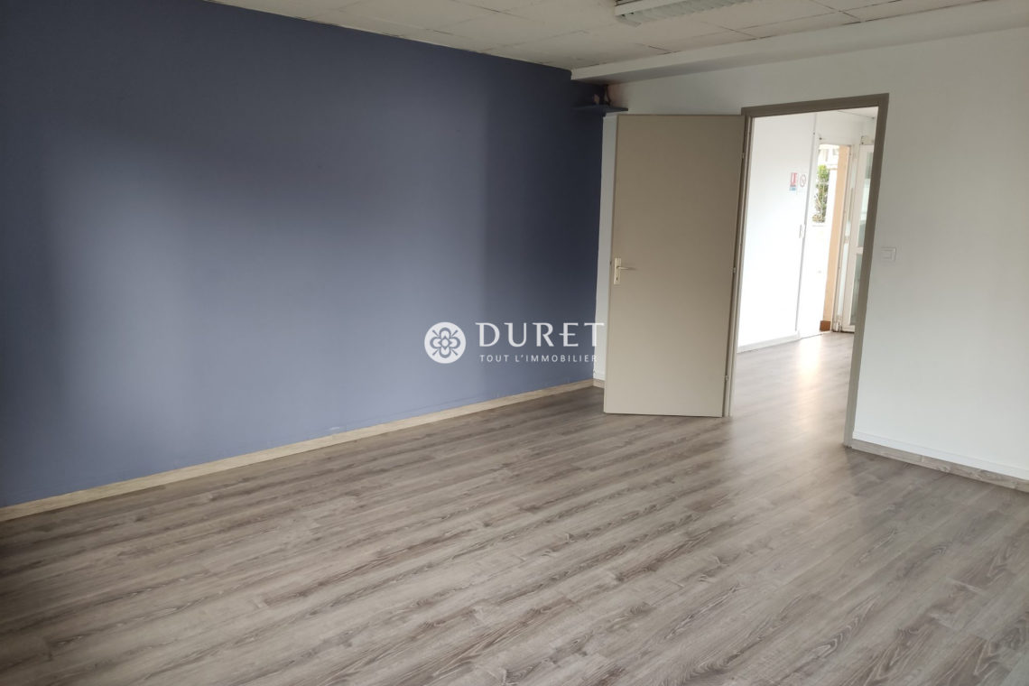 Louer Local commercial Local commercial, Challans 90 m2 - LP2658-DURET