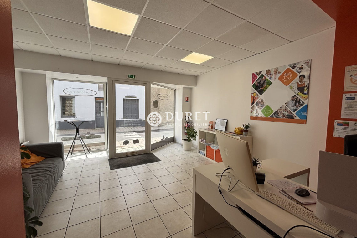 Louer Local commercial Local commercial, Challans 90 m2 - LP2770-DURET