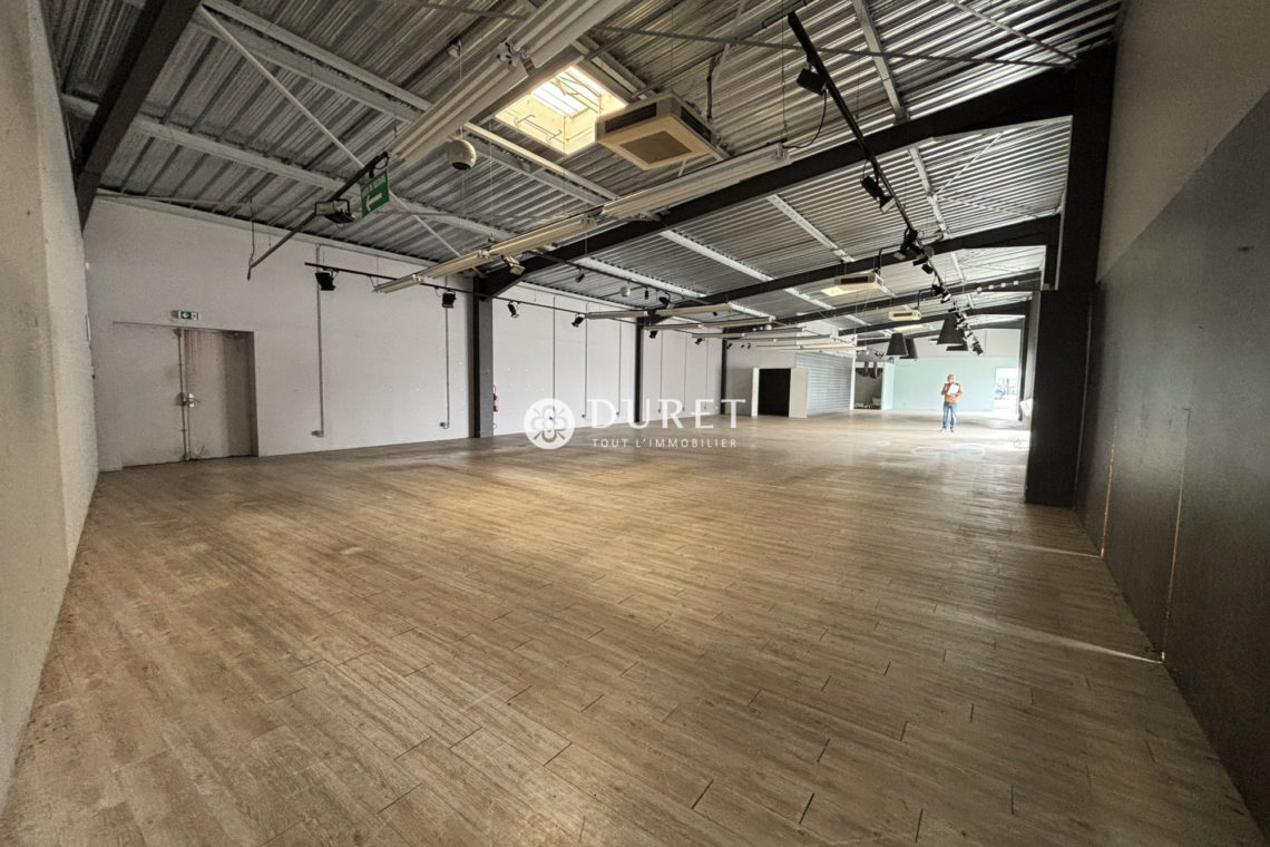 Louer Local commercial Local commercial, Challans 415 m2 - LP2790-DURET