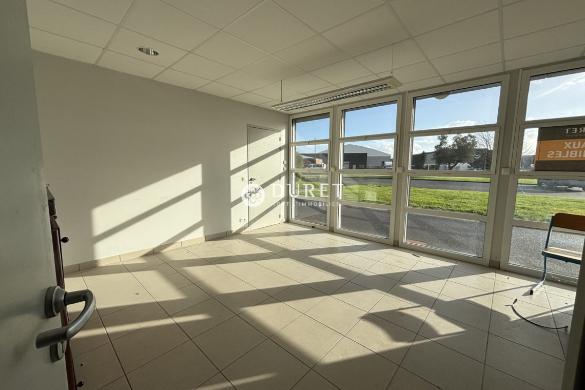 Louer Local commercial Local commercial, Machecoul-Saint-Même 320 m2 - LP2844-DURET