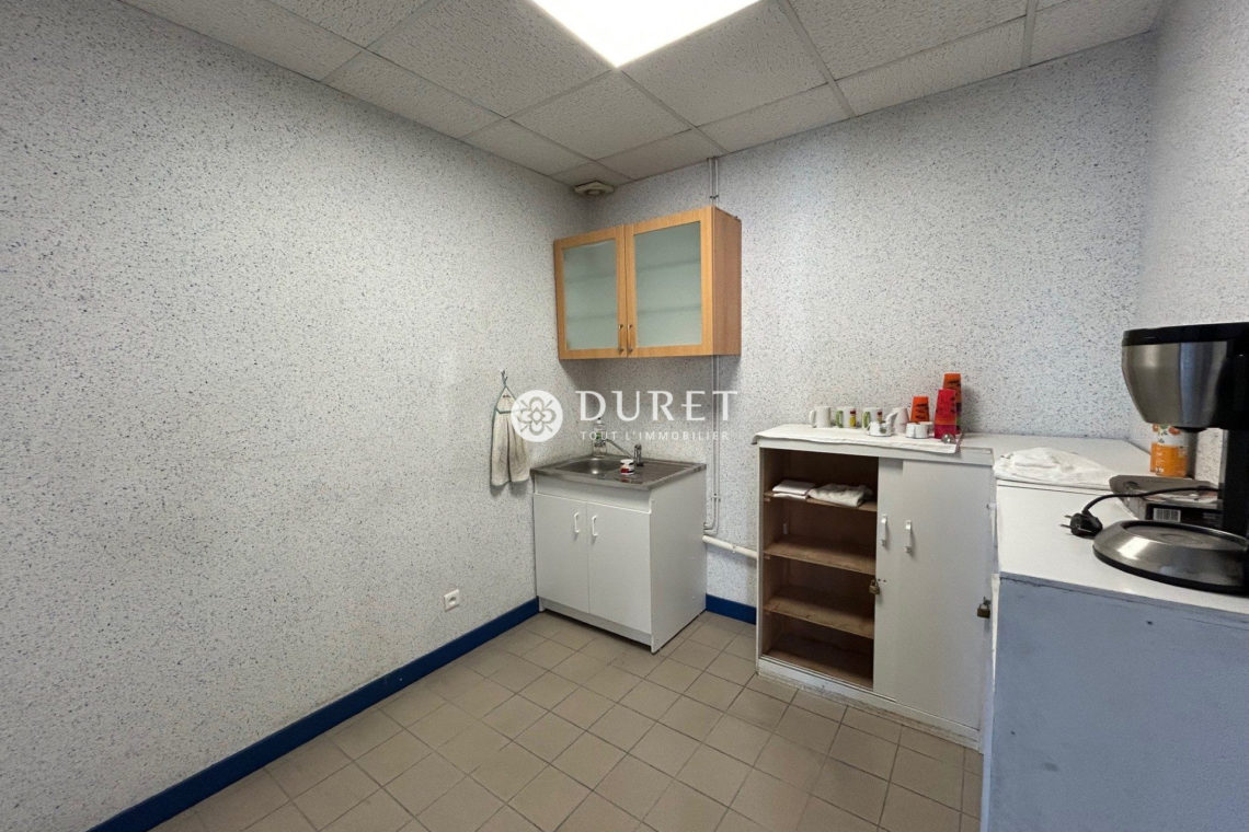 Louer Bureau Bureau, Cholet 73 m2 - LP2602-DURET