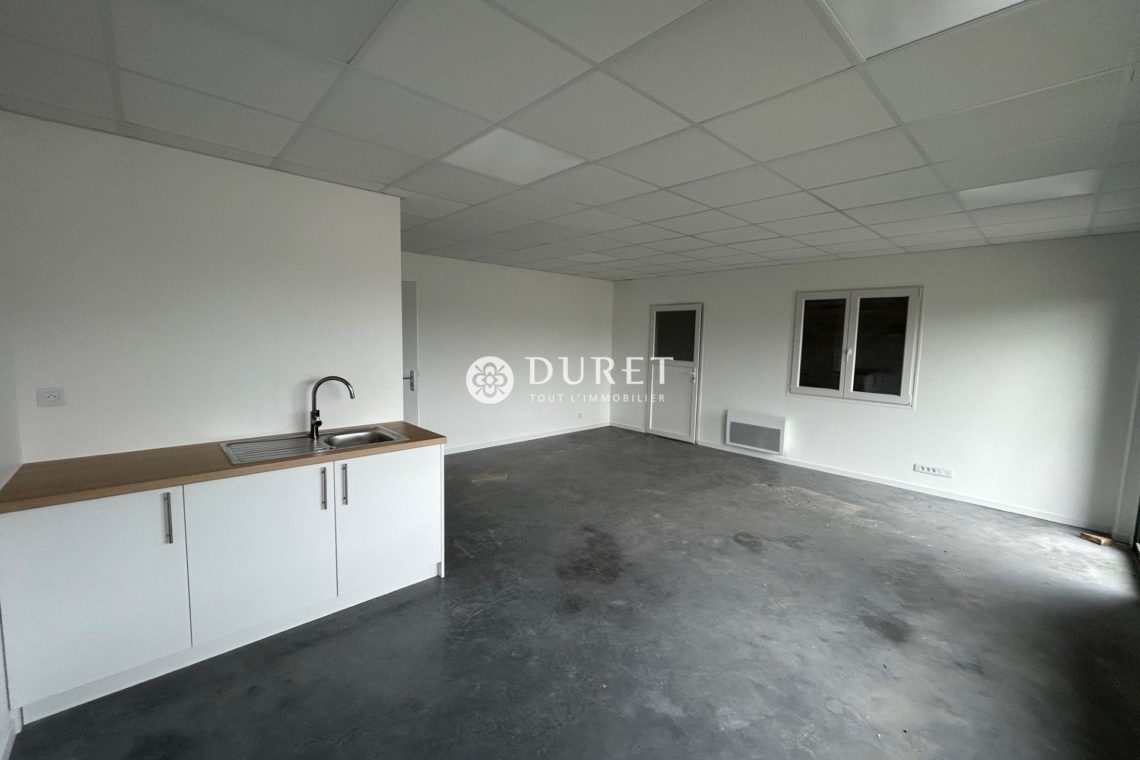 Louer Local professionnel Local professionnel, Les Herbiers 307 m2 - LP1519-DURET