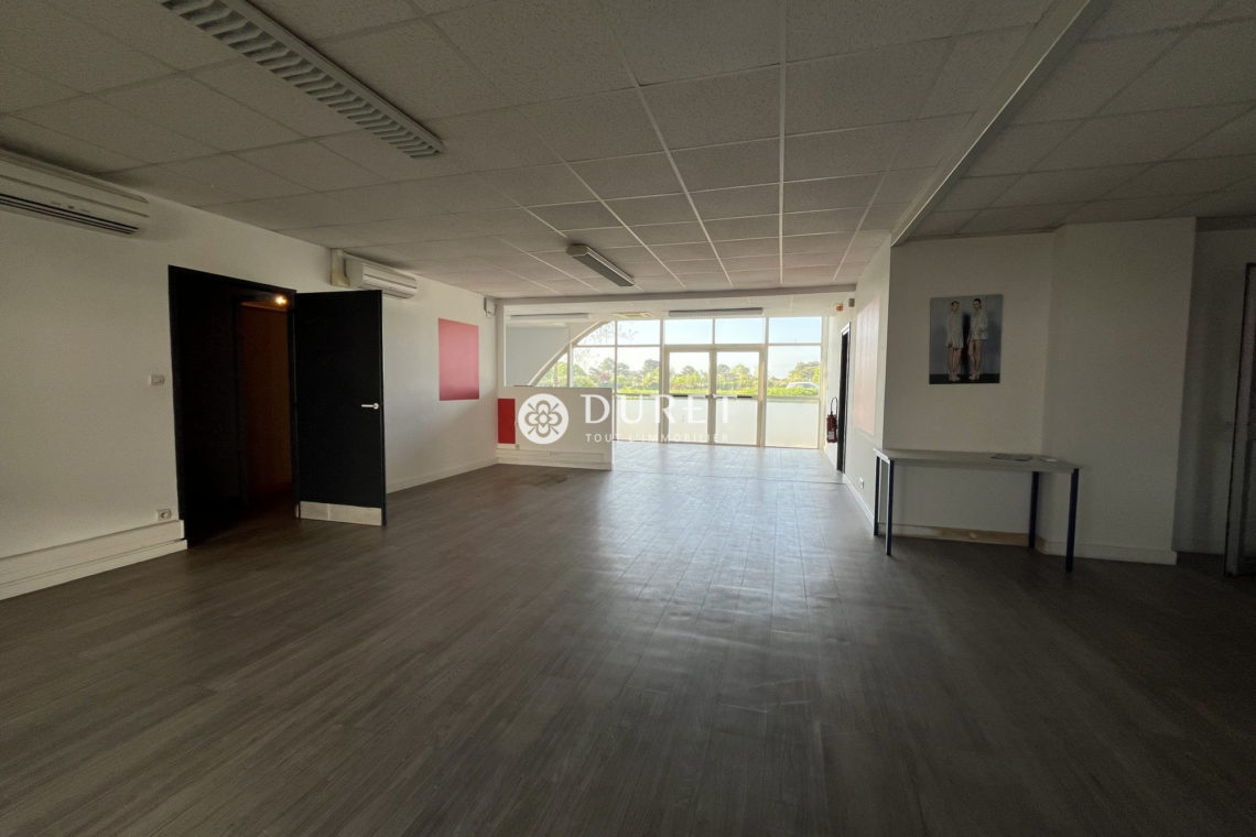 Louer Local professionnel Local professionnel, Saint-Gilles-Croix-de-Vie 460 m2 - LP2627-DURET