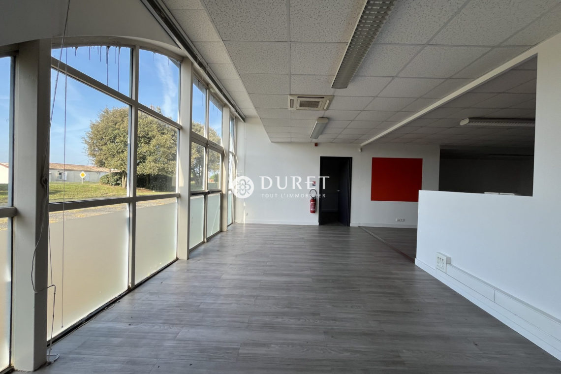 Louer Local professionnel Local professionnel, Saint-Gilles-Croix-de-Vie 460 m2 - LP2627-DURET