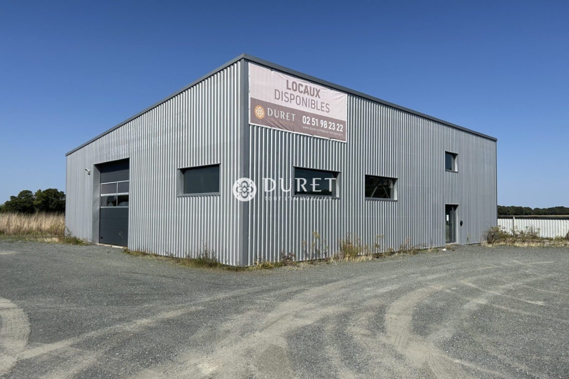 Louer Local professionnel Local professionnel, L&rsquo;Herbergement 409 m2 - LP2305-DURET