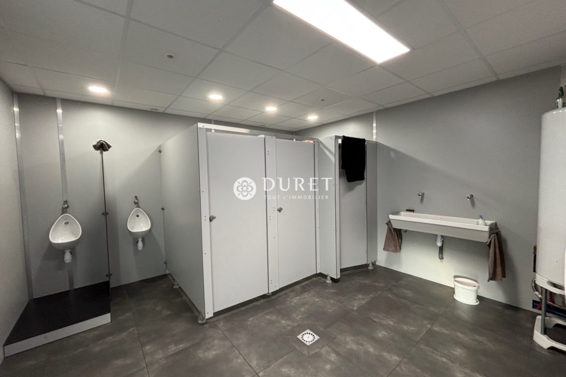 Acheter Local professionnel Local professionnel, Montaigu-Vendée 2820 m2 - VP2926-DURET