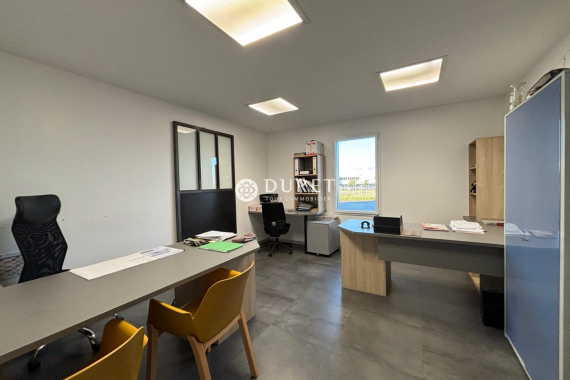 Acheter Local professionnel Local professionnel, Montaigu-Vendée 2820 m2 - VP2926-DURET