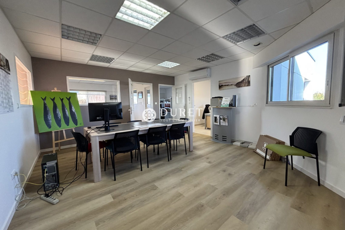 Louer Bureau Bureau, Saint-Gilles-Croix-de-Vie 181 m2 - LP2975-DURET