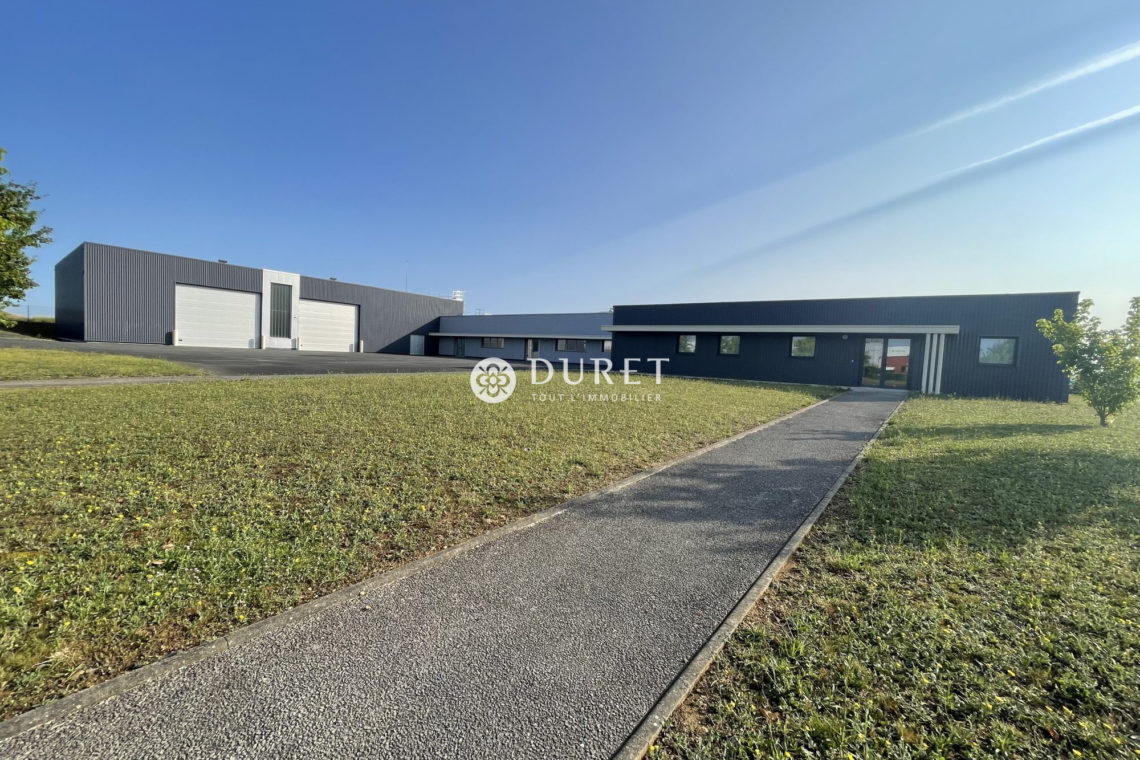 Louer Local professionnel Local professionnel, Fontenay-le-Comte 1690 m2 - LP1659-DURET