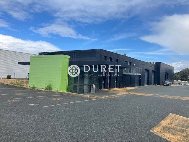 Louer Local industriel Local industriel, Les Sables-d&rsquo;Olonne 1071 m2 - LP2231-DURET