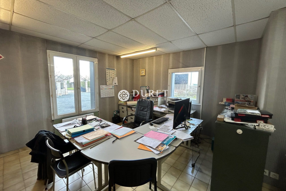 Louer Local professionnel Local professionnel, Sèvremoine 1000 m2 - LP2655-DURET