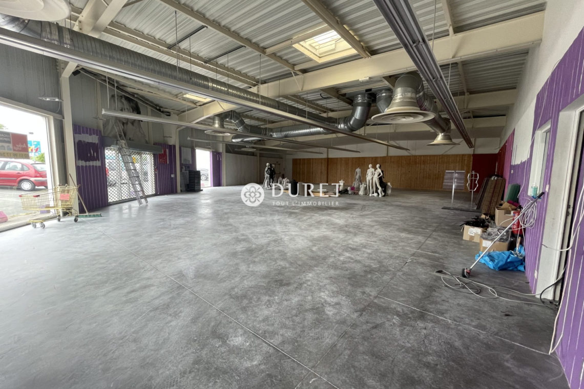 Louer Local commercial Local commercial, La Roche-sur-Yon 460 m2 - LP2341-DURET