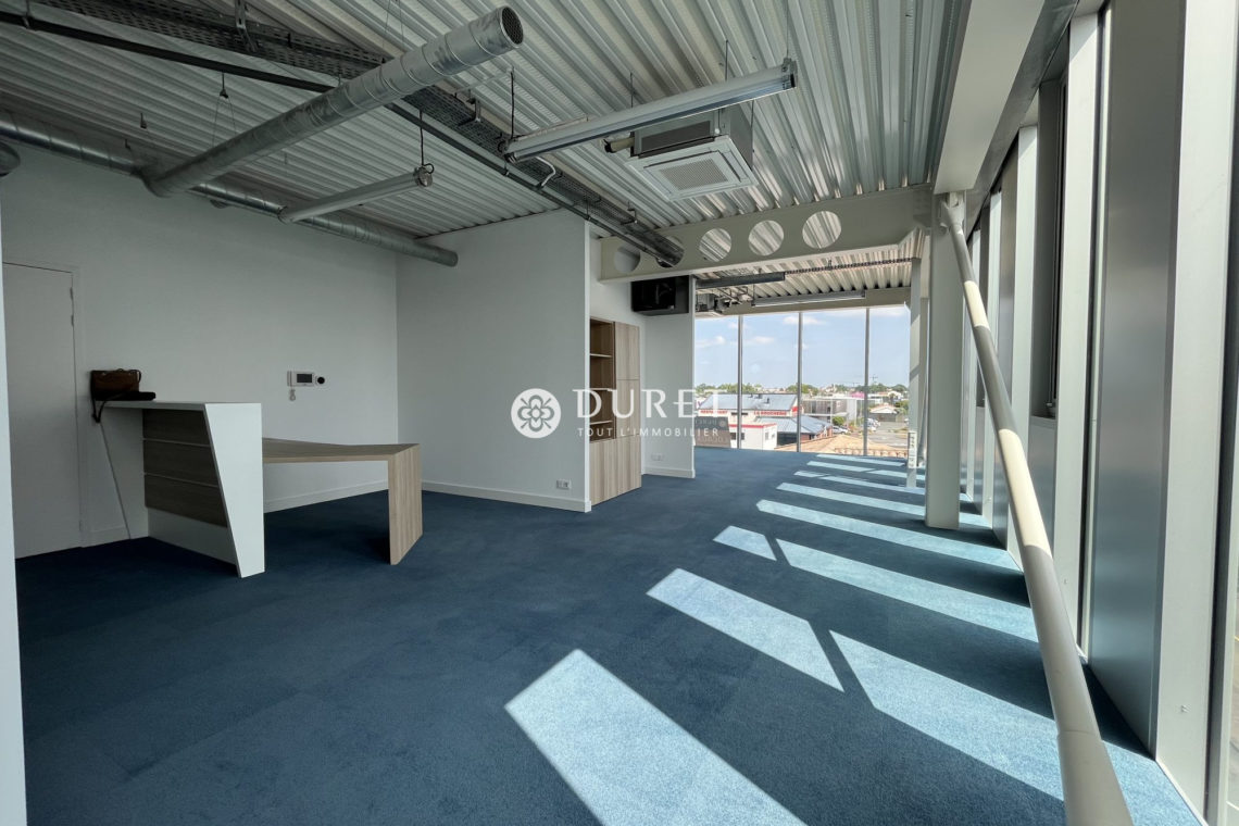 Louer Bureau Bureau, Challans 80 m2 - LP2277-DURET