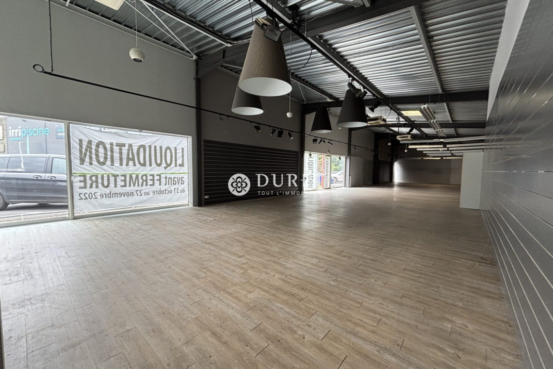 Louer Local commercial Local commercial, Challans 415 m2 - LP2790-DURET