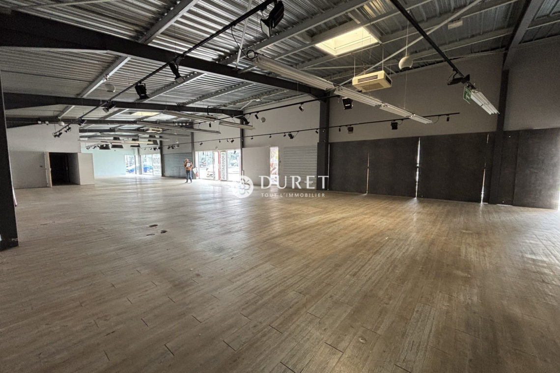 Louer Local commercial Local commercial, Challans 415 m2 - LP2790-DURET