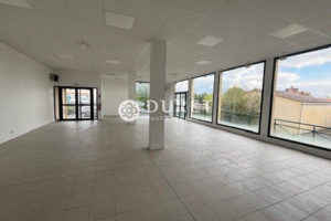 Local professionnel, Avrillé 450 m2