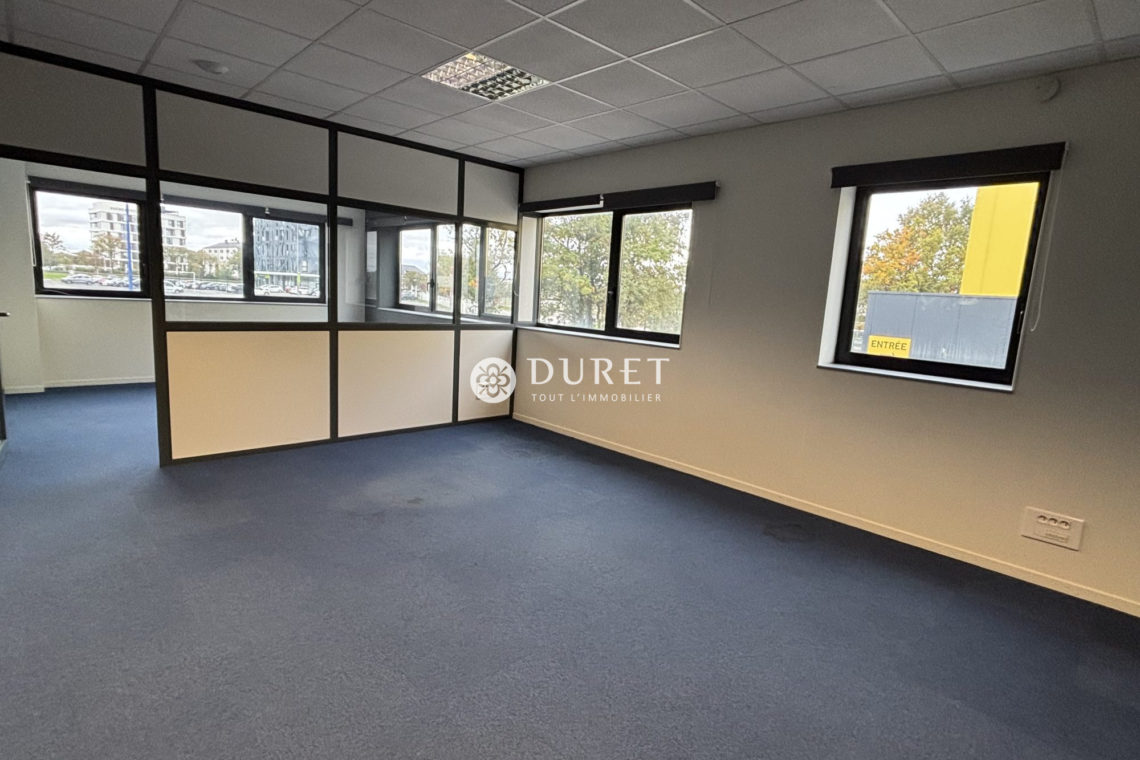 Louer Bureau Bureau, La Roche-sur-Yon 91 m2 - LP2868-DURET