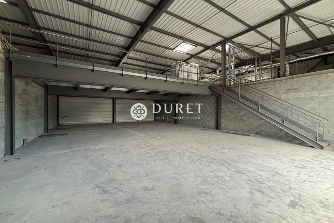 Louer Local professionnel Local professionnel, Montaigu-Vendée 375 m2 - LP2890-DURET