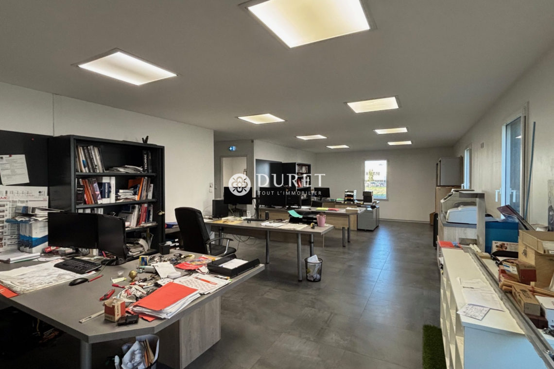 Acheter Local professionnel Local professionnel, Montaigu-Vendée 2820 m2 - VP2926-DURET