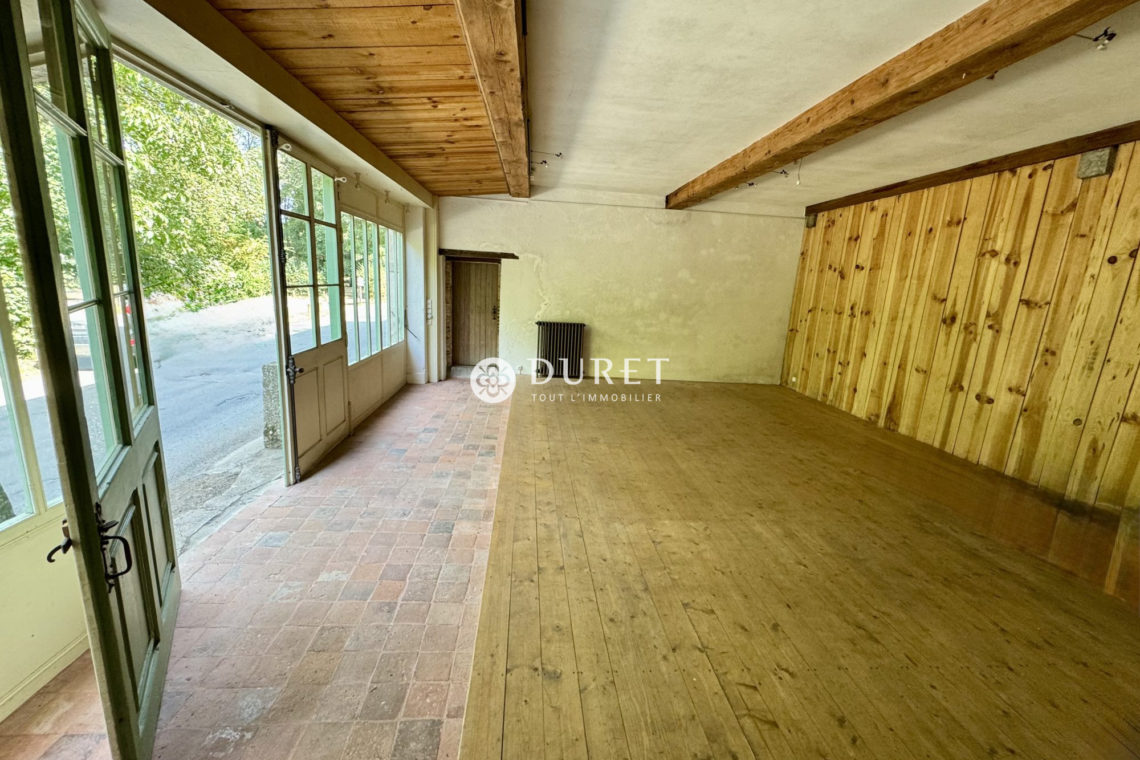 Louer Local professionnel Local professionnel, Tiffauges 64 m2 - LP2919-DURET