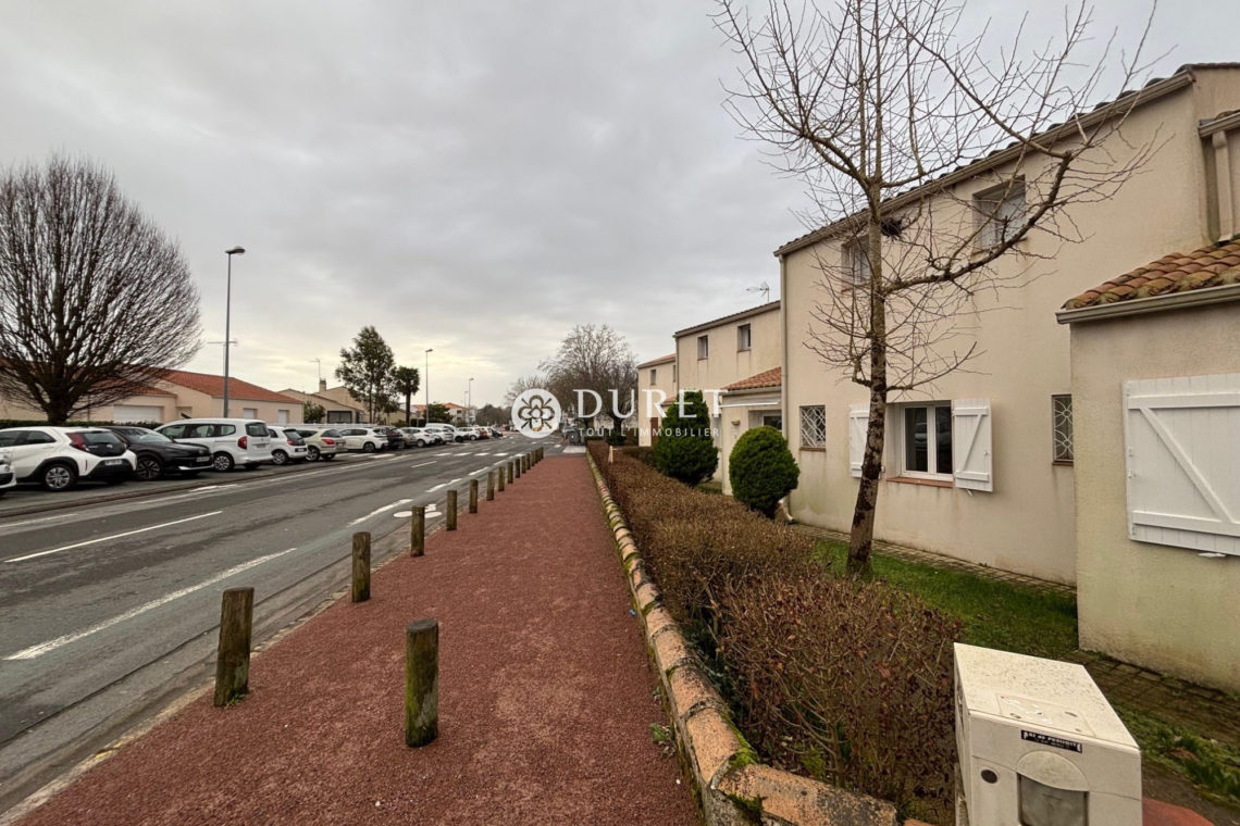 Louer Bureau Bureau, Challans 98 m2 - LP3013-DURET