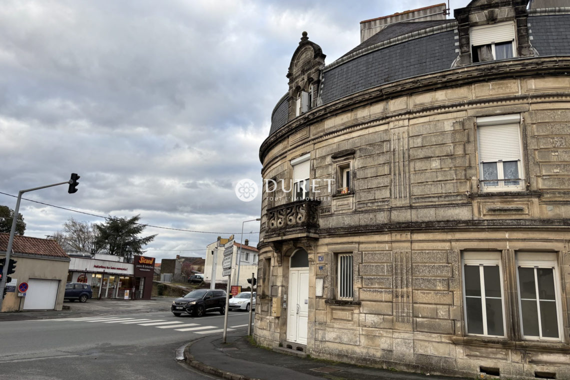 Louer Bureau Bureau, Fontenay-le-Comte 30 m2 - LP3058-DURET