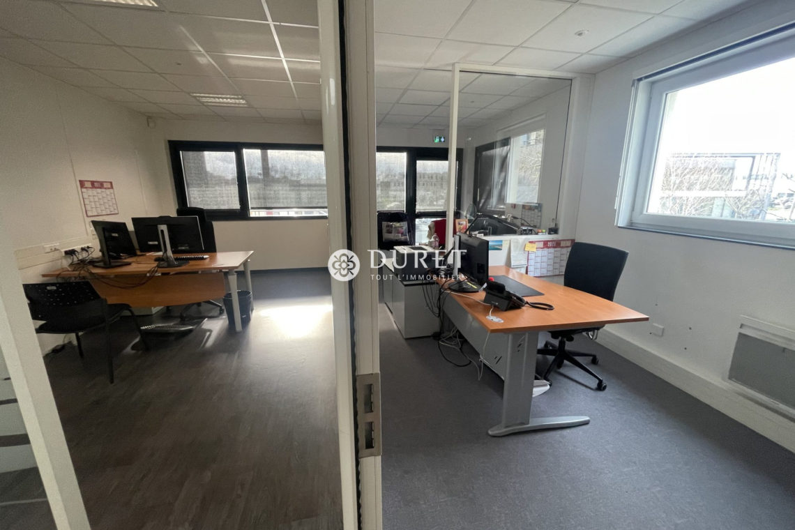 Louer Bureau Bureau, La Roche-sur-Yon 1244 m2 - LP2563-DURET