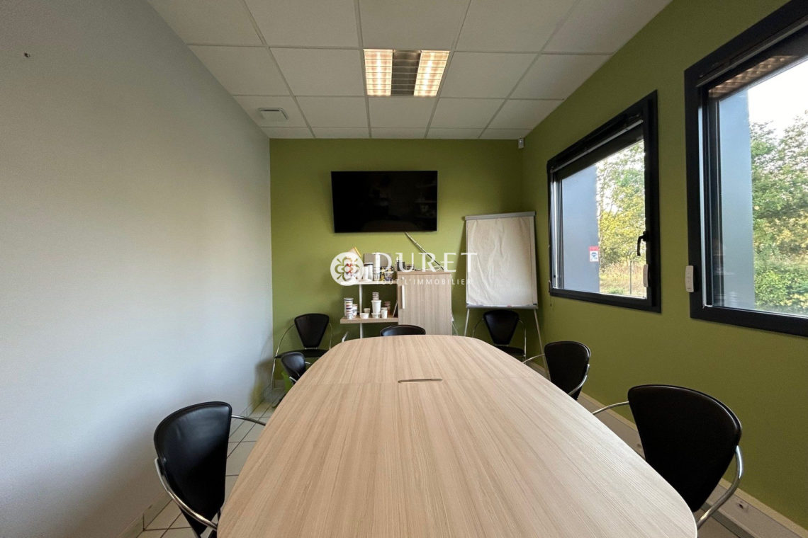 Louer Bureau Bureau, Vendrennes 228 m2 - LP2650-DURET