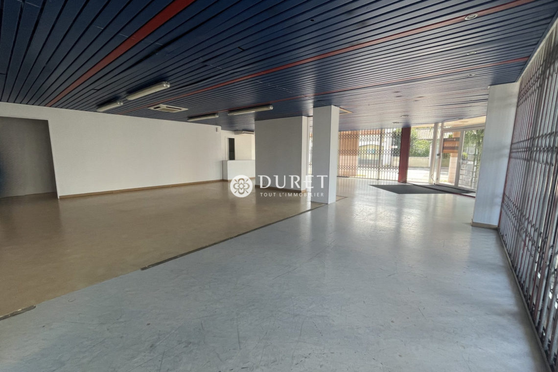 Louer Local commercial Local commercial, Challans 140 m2 - LP2842-DURET