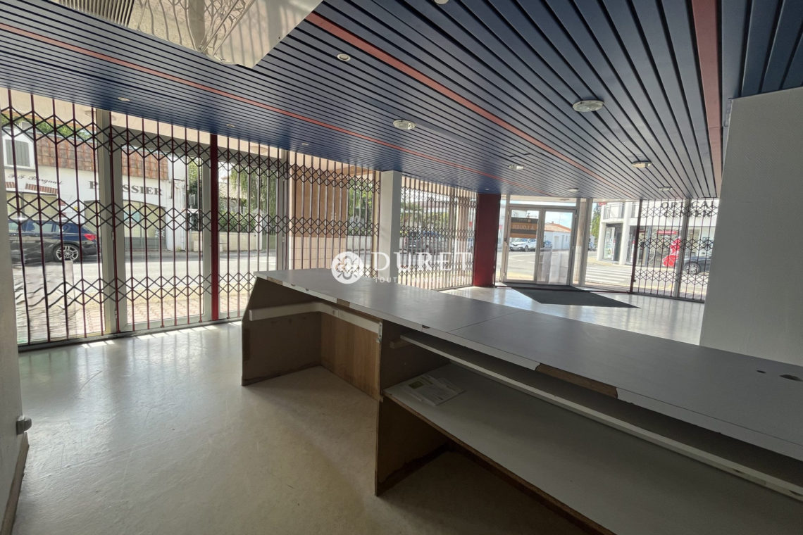Louer Local commercial Local commercial, Challans 140 m2 - LP2842-DURET