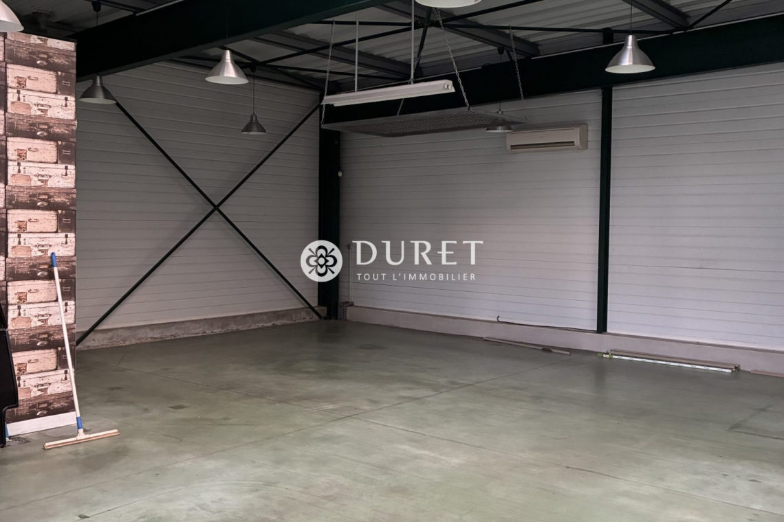 Louer Local professionnel Local professionnel, Montaigu-Vendée 300 m2 - LP2853-DURET