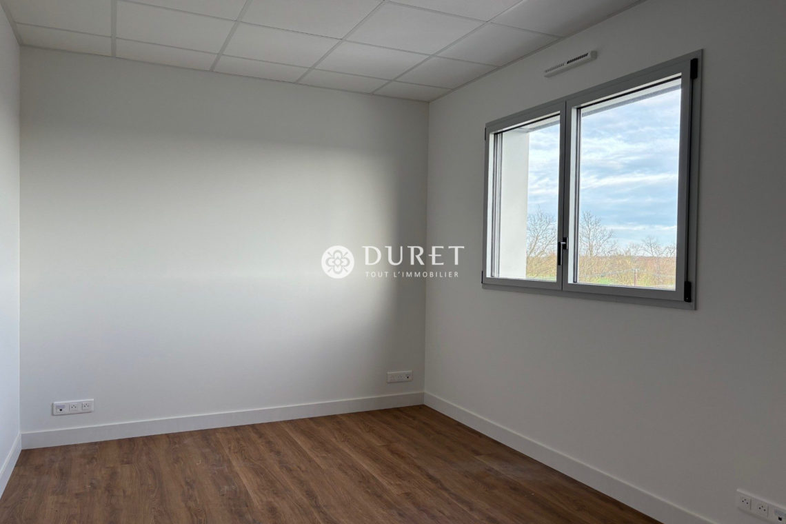 Louer Bureau Bureau, Saint-Hilaire-de-Clisson 87 m2 - LP2925-DURET